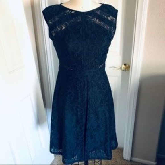 Calvin Klein Navy Blue Lace Floral cap sleeve dress size 4 - Picture 3 of 17